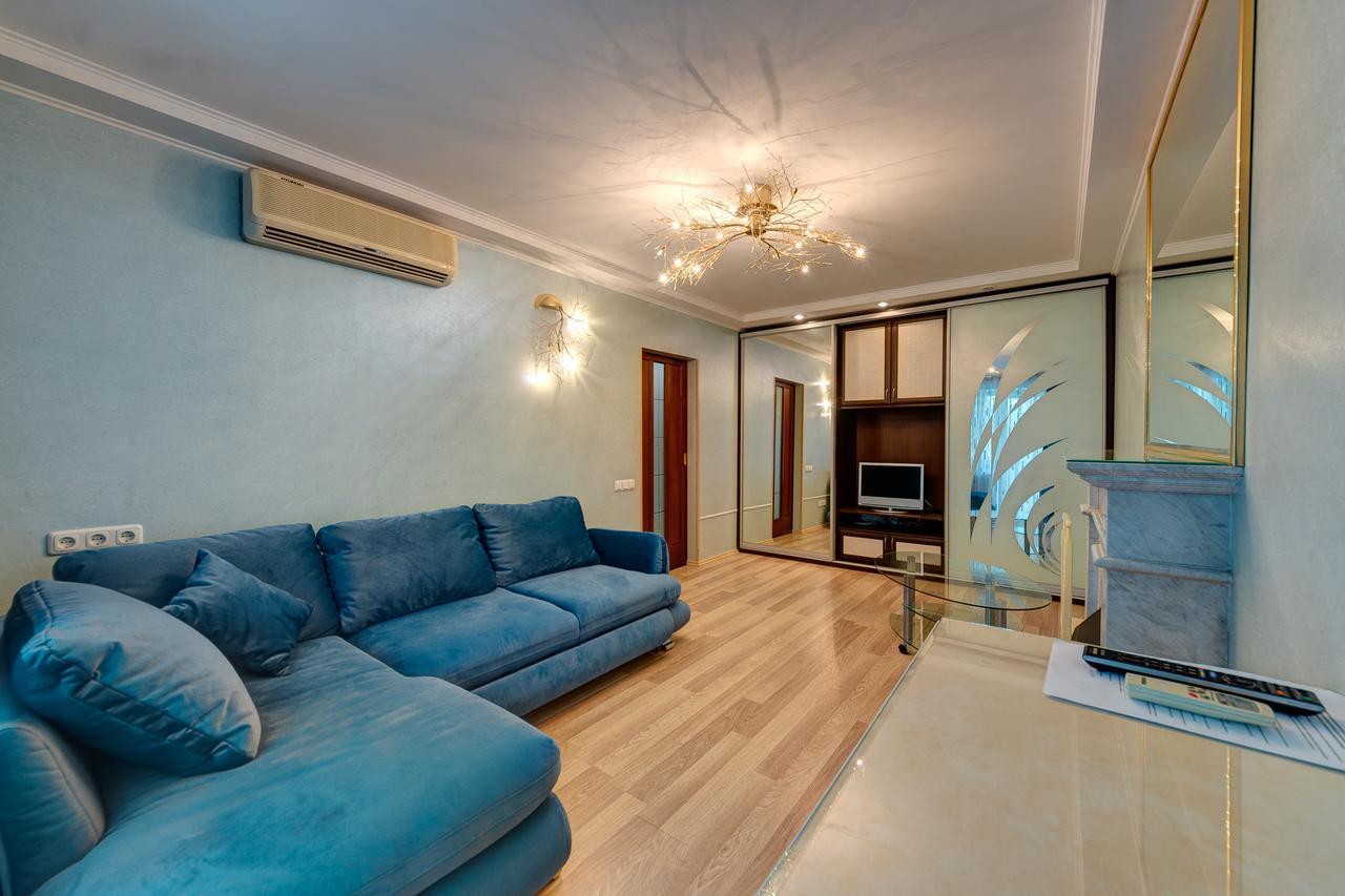 Apartamenty Na Dragomirova 10A Kiev Bagian luar foto