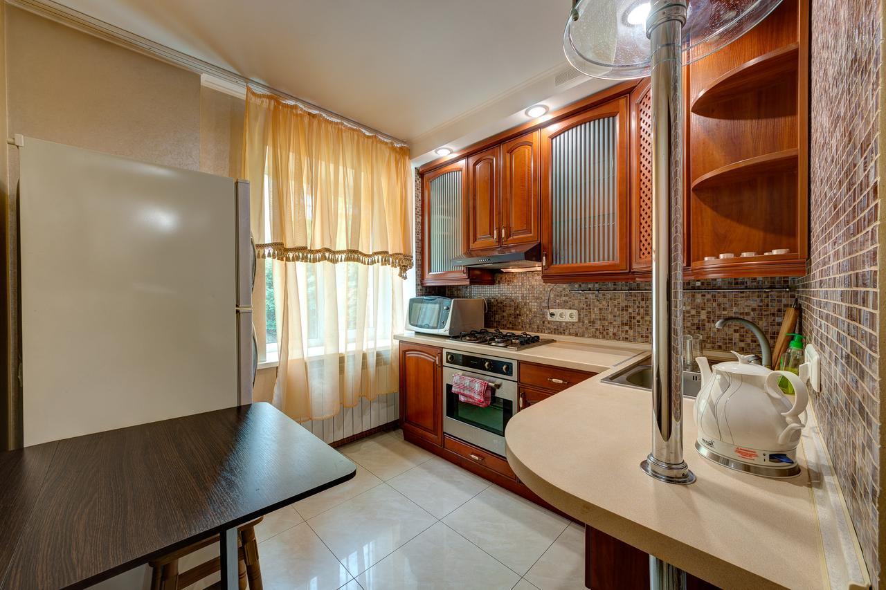 Apartamenty Na Dragomirova 10A Kiev Bagian luar foto